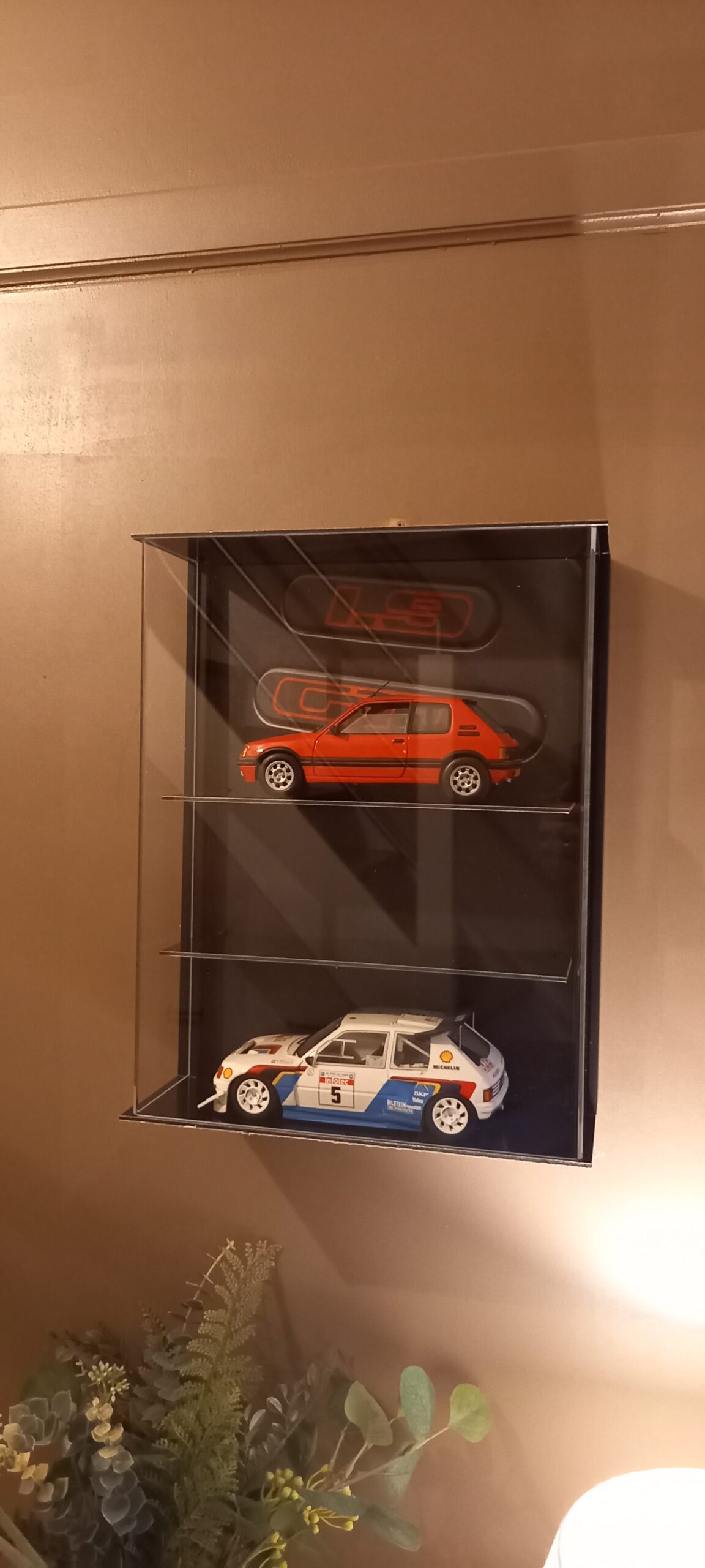 Peugeot 205 GTI 1/18 V-trine (hangmodel) - Afbeelding 5